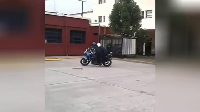 Служба в полиции - это весело смотреть онлайн