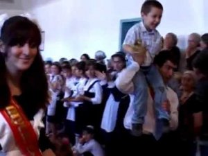 ГКОУ РД "Караузекская СОШ". Последний звонок 29-го выпуска 25.05.2010 год (3-я часть).