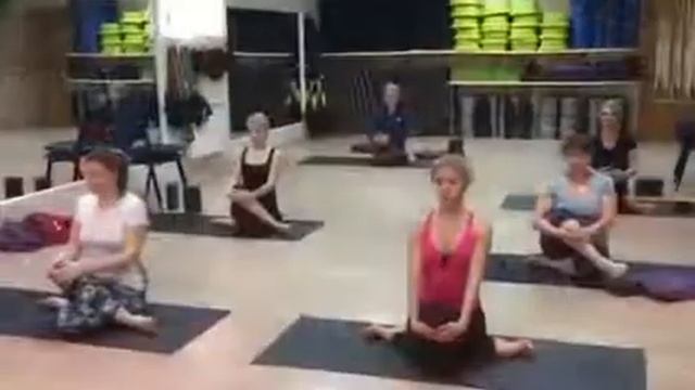 YOGA Fitstudio Ladies Fitness Club смотреть онлайн