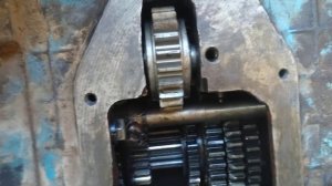 Установка промежуточной шестерни раздаточной коробки МТЗ 82 подключение ПВМ без раскатки