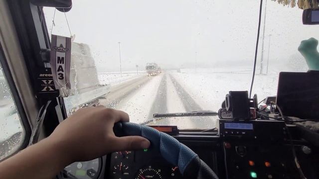 Заправляйся дешевле! Зима пришла, буксуем, ломаемся. #зубренок #ямз236 смотреть онлайн