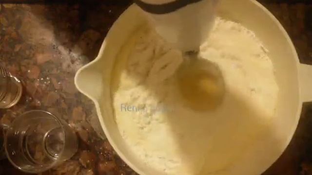 Кекс Тез ва Осон ёнгок, майиз, сабзи билан тайёрланади / Tez va Oson Mazali Keks Tayyorlash смотреть онлайн