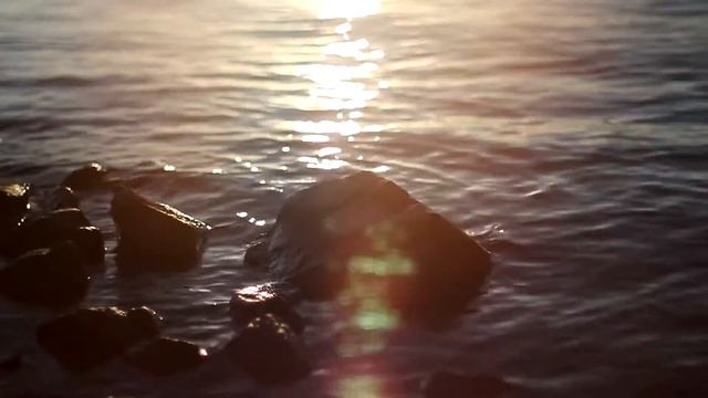 Красивые блики солнца на воде смотреть онлайн