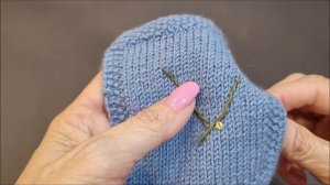 Вышивка на вязаных изделиях  Мимоза