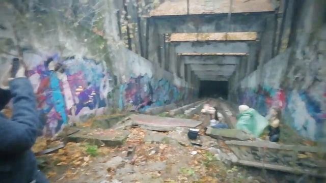 Заброшки. Канатная дорога на Воробьёвых горах и рядом с ХЗБ. смотреть онлайн