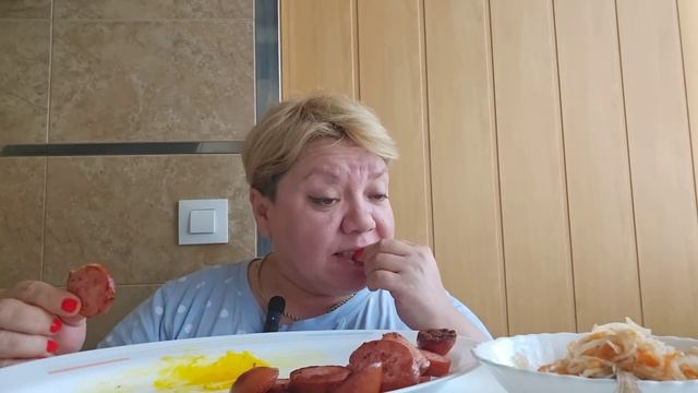 МУКБАНГ ? КОЛБАСА С ЯЙЦАМИ БЕЗУМНО ВКУСНО ? MUKBANG ? sausage with EGGS insanely delicious ? . смотреть онлайн