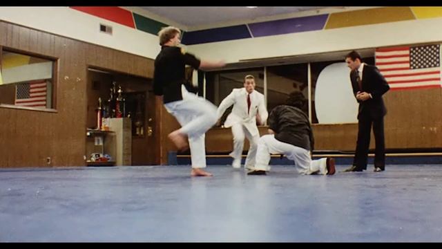 Van Damme in an unusual role as a villain смотреть онлайн