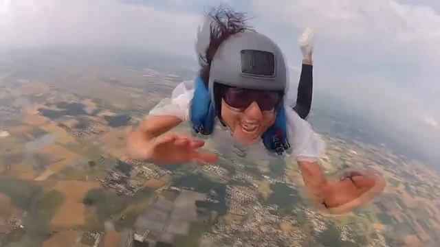 Enjoy !!! Gorille over Royan Drop Zone // SKYDIVING смотреть онлайн