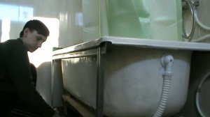 Обшивка пластиком под ванной