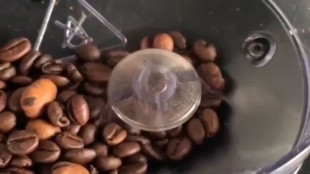 Кофемашина Krups Arabika Latte EA819N10 смотреть онлайн