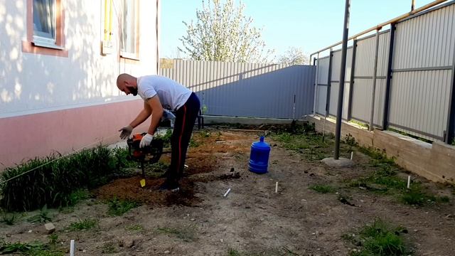 Бензобур STIHL BT131 отзыв, обзор мотобур, шнек 100 и 200мм смотреть онлайн
