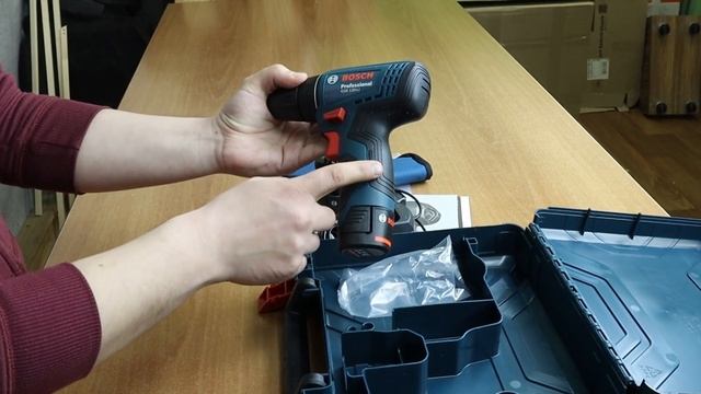 Шуруповерт Bosch GSR 120 Li + АС смотреть онлайн