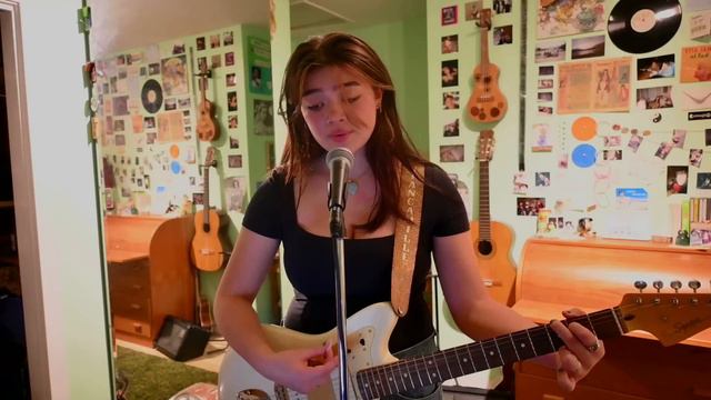 we fell in love in october by girl in red - cover смотреть онлайн