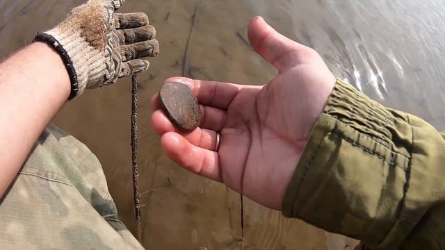 НА ДНЕ ОБМЕЛЕВШЕГО ВОДОЁМА,УДАЛОСЬ ОБНАРУЖИТЬ ЗАЛЕЖИ крупных Находок.коп по дну водохранилища. смотреть онлайн