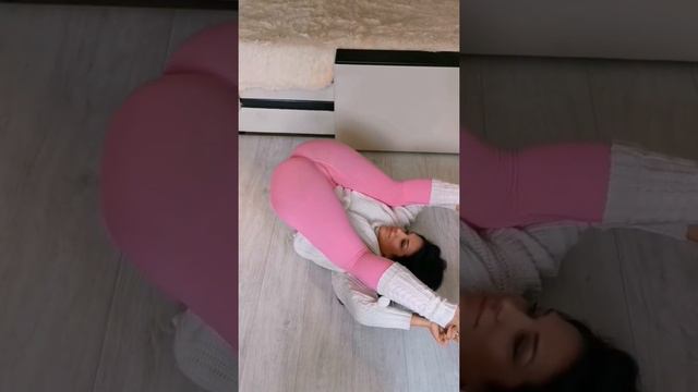 Фото на паспорт так не делают...переходи по ссылке смотреть онлайн