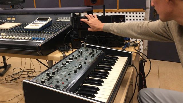 Roland System-100 & Roland SDD-320 Dimension D смотреть онлайн