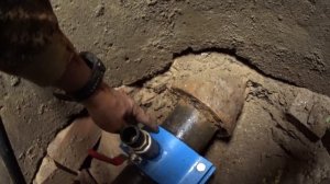 Врезка в чугунную трубу  под давлением