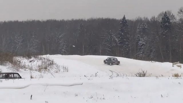 Жига за биткоин в командном заезде на трассе для автокросса смотреть онлайн