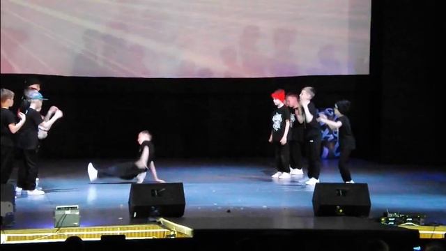 Навигатор, брейк данс, Пинск. видео. 23 мая 2019 г. смотреть онлайн