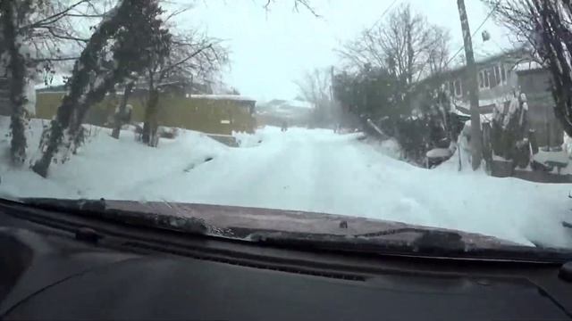 Suzuki Grand Vitara валит по снегу❄ Серьезные подъемы на лысой резине. Боком на полном приводе? смотреть онлайн