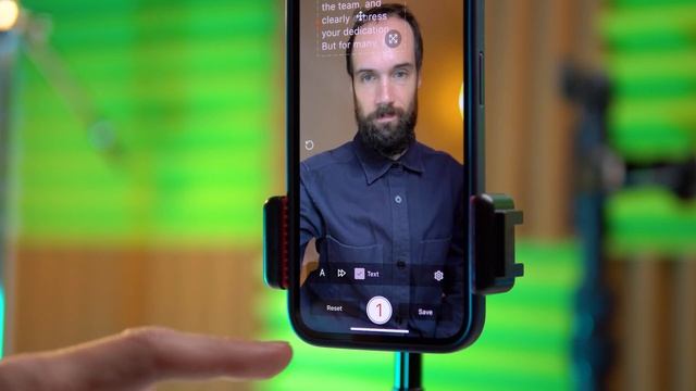 Make a Video Easily And Quickly Using a Teleprompter || How to Film a Blog From Your Phone смотреть онлайн