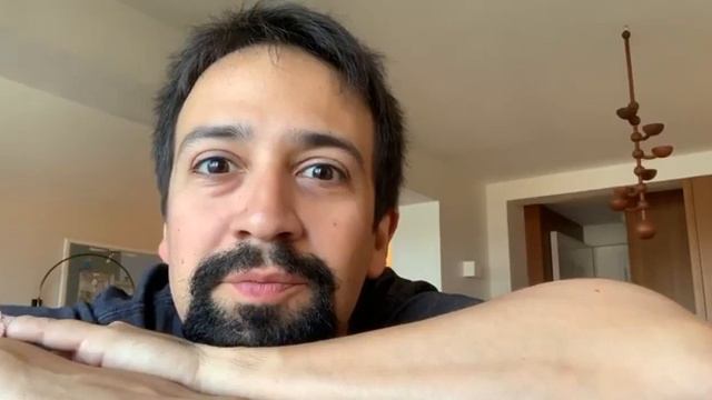 Lin-Manuel Miranda listening to his son playing the piano смотреть онлайн