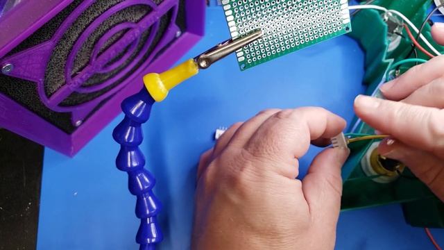 The DIY Remote Controlled, Color Changing, Game Playing Tree Topper you can build yourself! смотреть онлайн