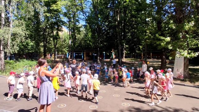 Танцы в детском саду ГБОУ 1324 - 1 мастер класс. #ТАНЦУЙЛЕТОМ2021 смотреть онлайн