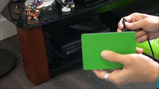 Unboxing Seagate 2TB External Hard Drive for Xbox (M#: STEA2000403) смотреть онлайн