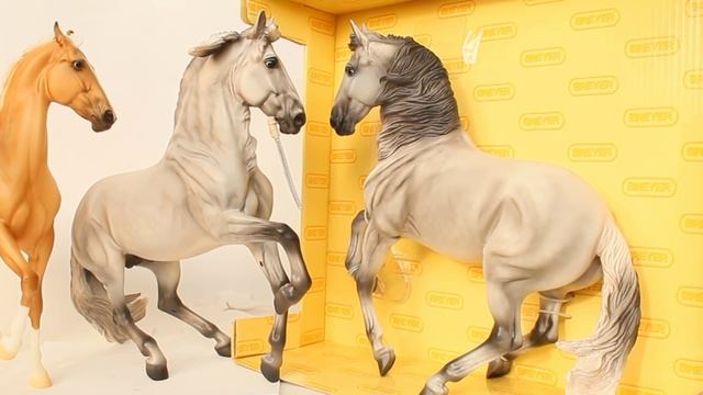 Испухалсяя XD | Breyer 2 Alborozo ! Сравнение двух разных, но одинаковых смотреть онлайн