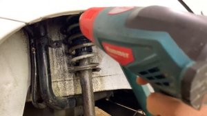 Ставлю задние подкрылки на Калину 2 [Первое видео на канале]