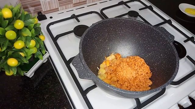 Суп пюре из чечевицы. Бюджетный,вкусный и готовить просто. смотреть онлайн