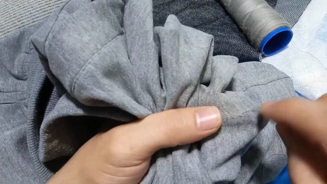 Как незаметно зашить дырочку на штанах смотреть онлайн