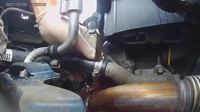 Chevrolet Equinox upper radiator hose replacement смотреть онлайн