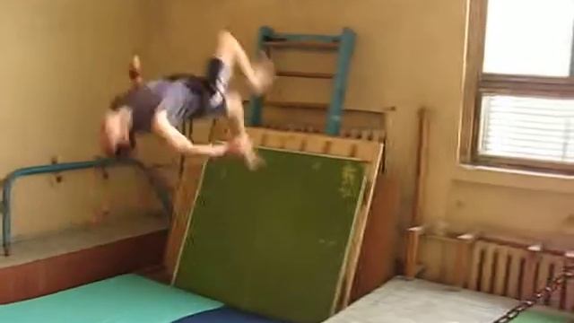 Юра мягкий зал смотреть онлайн