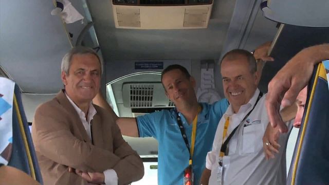 Etape 2 : Utrecht - Zélande, visite des dirigeants d'AG2R LA MONDIALE смотреть онлайн