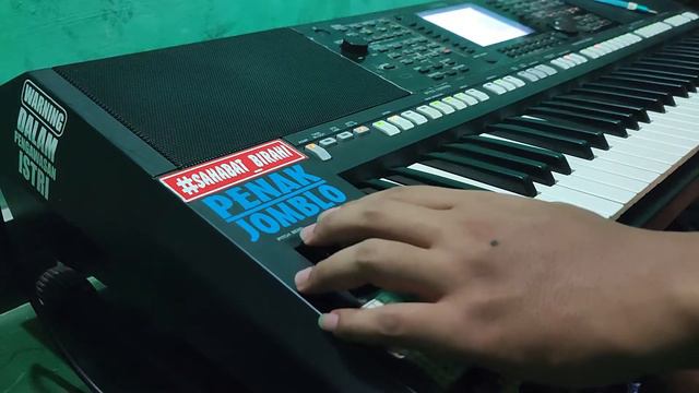 Guitar feedback... yamaha psr s750 смотреть онлайн