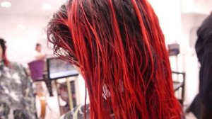 Как покрасить волосы в яркий цвет
