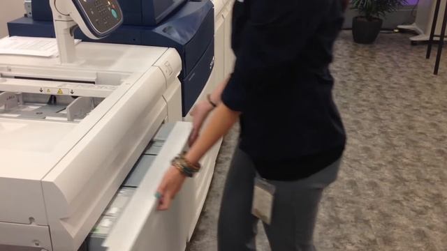 Xerox Versant 80 - Impresión de sobres смотреть онлайн