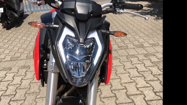 Voge 500 R - Red - Walkaround, Details смотреть онлайн