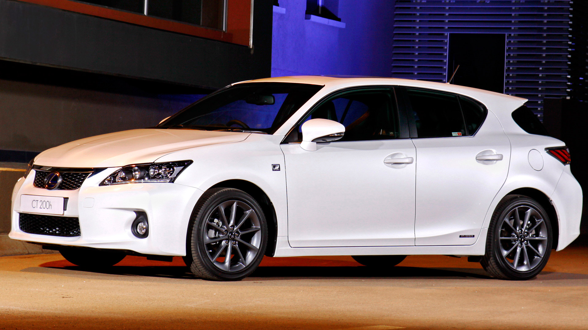Lexus CT200h 2011 первые впечатления,ремонт локера.