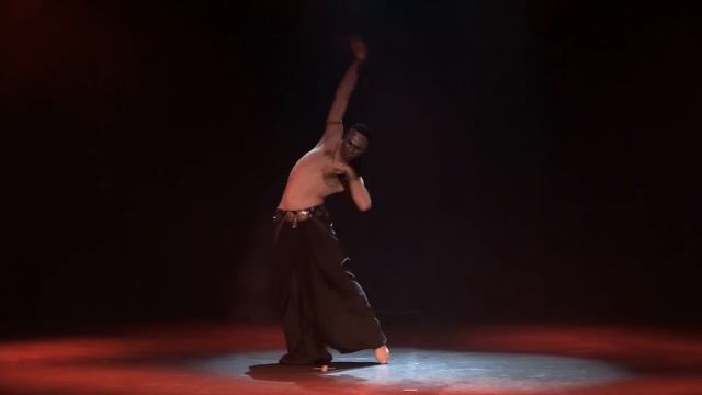 Horus Mozarabe performing fusion bellydance at The Massive Spectacular! смотреть онлайн