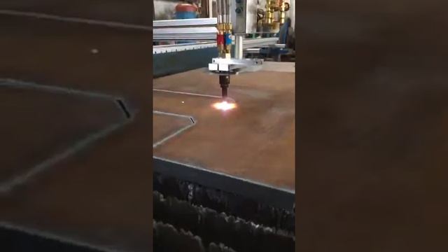 Консольный станок плазменной резки с ЧПУ Intecut 5. Резка газом 30 мм сталь смотреть онлайн