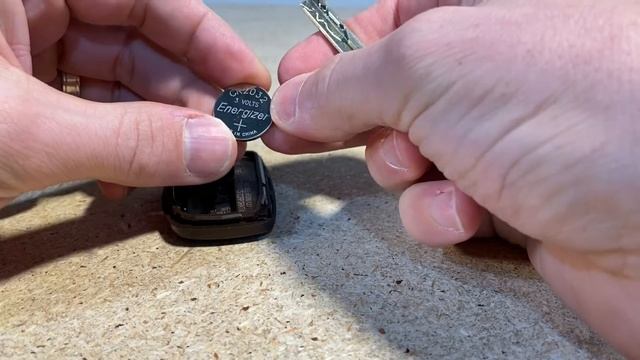 How To Replace Battery in Hyundai Key Fob смотреть онлайн