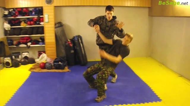Русский стиль - освобождение от захвата за 2 руки (2) смотреть онлайн