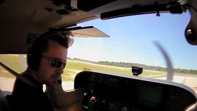 Pilot radio communications (with captions) смотреть онлайн