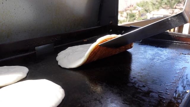 Todd's Diner Style Pancakes | Blackstone Griddle смотреть онлайн