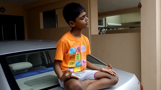 Sivenesh Reciting Gayatri Mantra смотреть онлайн