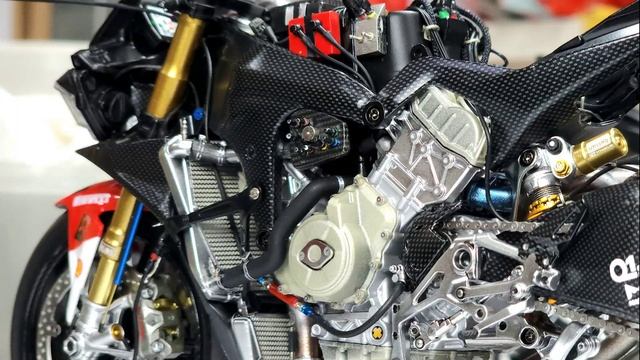 1/12 TAMIYA DUCATI PANIGALE V4R WSBK2022 Build #2