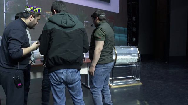 ЧАМБАСТИ БОЗИ ЛАНДКРУЗЕР 200 смотреть онлайн